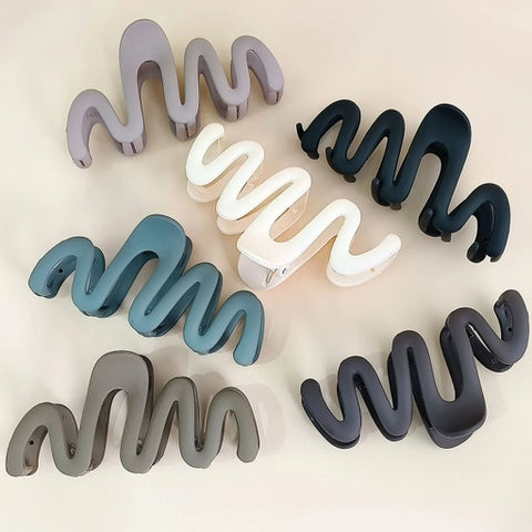 Wavy Large Hair Claw Clip